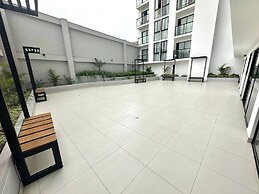Modern 1BR on J Prado Board San Isidro