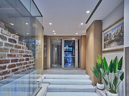 Four - G Hotel Premium