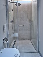 Four - G Hotel Premium