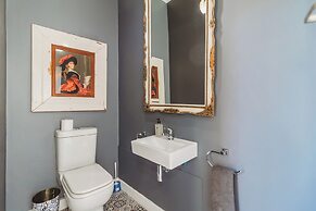 Acorn Guest House