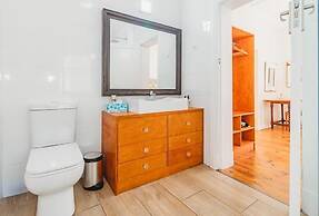 Acorn Guest House