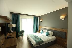 Lina Garden Hotel