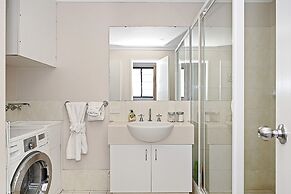 2bdr East Perth Getaway