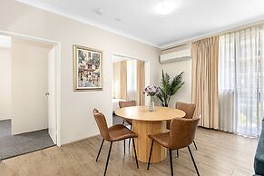 2bdr East Perth Getaway