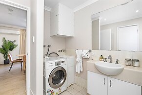 2bdr East Perth Getaway