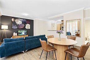 2bdr East Perth Getaway