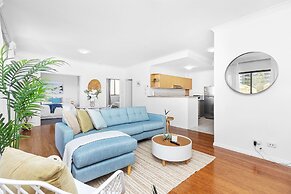Modern 2BR Pool Gym Parking
