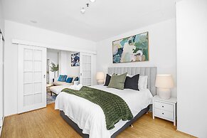 Newly Renovated 1bdr in the CBD