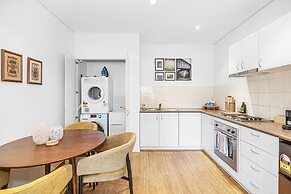 Newly Renovated 1bdr in the CBD