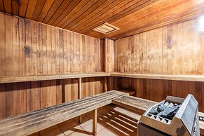 3bdr Sauna Pool Gym Parking