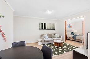 Spacious 1bdr Fast Wi-fi Near RAC Arena