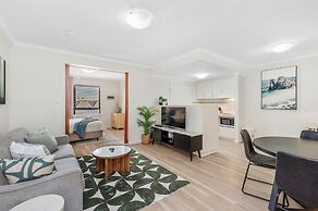 Spacious 1bdr Fast Wi-fi Near RAC Arena