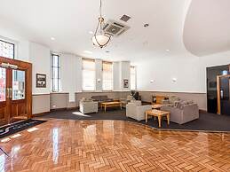 Spacious 1bdr Fast Wi-fi Near RAC Arena
