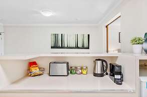 Spacious 1bdr Fast Wi-fi Near RAC Arena