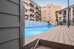 Bespoke East Perth - Sleeps 2 - Superior Wifi