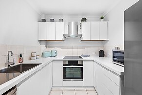 Bespoke East Perth - Sleeps 2 - Superior Wifi