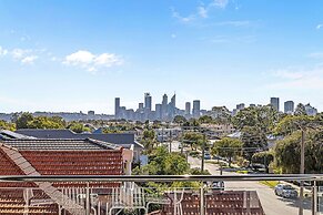 Designer Luxury 3brd - Epic Views - South Perth