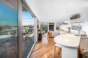 Designer Luxury 3brd - Epic Views - South Perth