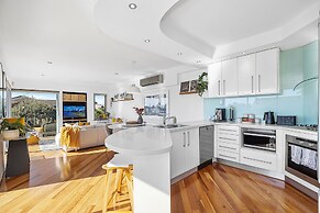 Designer Luxury 3brd - Epic Views - South Perth