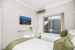 Designer Luxury 3brd - Epic Views - South Perth