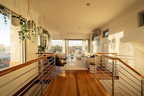 Designer Luxury 3brd - Epic Views - South Perth