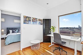 Designer Luxury 3brd - Epic Views - South Perth