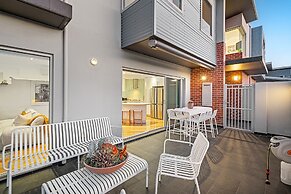 Designer Luxury 3brd - Epic Views - South Perth