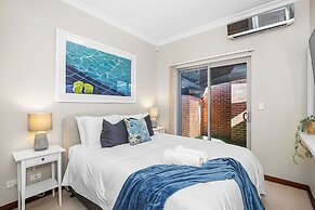 Designer Luxury 3brd - Epic Views - South Perth