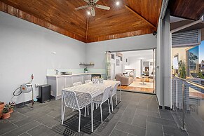 Designer Luxury 3brd - Epic Views - South Perth