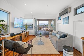 Designer Luxury 3brd - Epic Views - South Perth