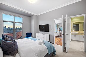 Designer Luxury 3brd - Epic Views - South Perth