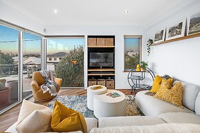 Designer Luxury 3brd - Epic Views - South Perth