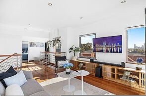 Designer Luxury 3brd - Epic Views - South Perth