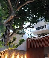 808 Martinique