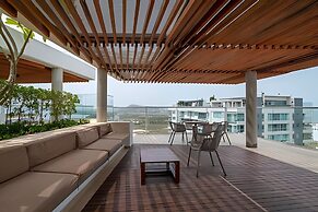 808 Martinique