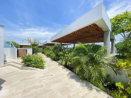 808 Martinique