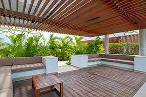 808 Martinique