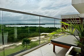 808 Martinique
