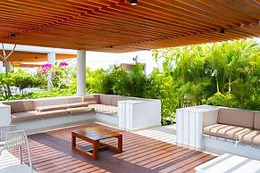 808 Martinique