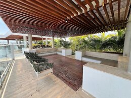 808 Martinique