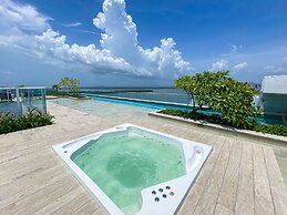 808 Martinique