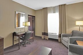 Duvernay Inn & Suites
