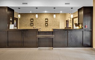 Duvernay Inn & Suites