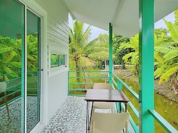 Coco and Canal HomeStory