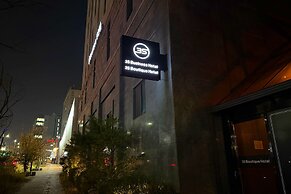 3S HOTEL DONGTAN - BUSINESS