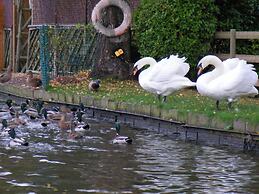 Stone - Boat - Sleeps 6 - Pet Friendly - 85ws