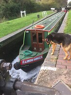 Stone - Self-drive Boat - Sleeps 8 - Pet Friendly