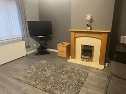 3 Bedroom House Ideal for Contractors Sleeps 6