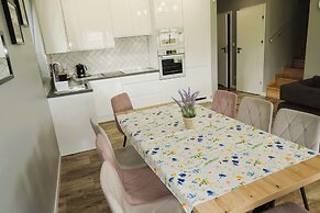 Luxury Holiday Home for 20 People