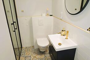 New, Large Holiday Home for 10 People